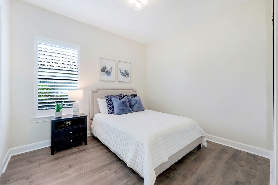 9465 Terresina Dr, Naples, FL 34119