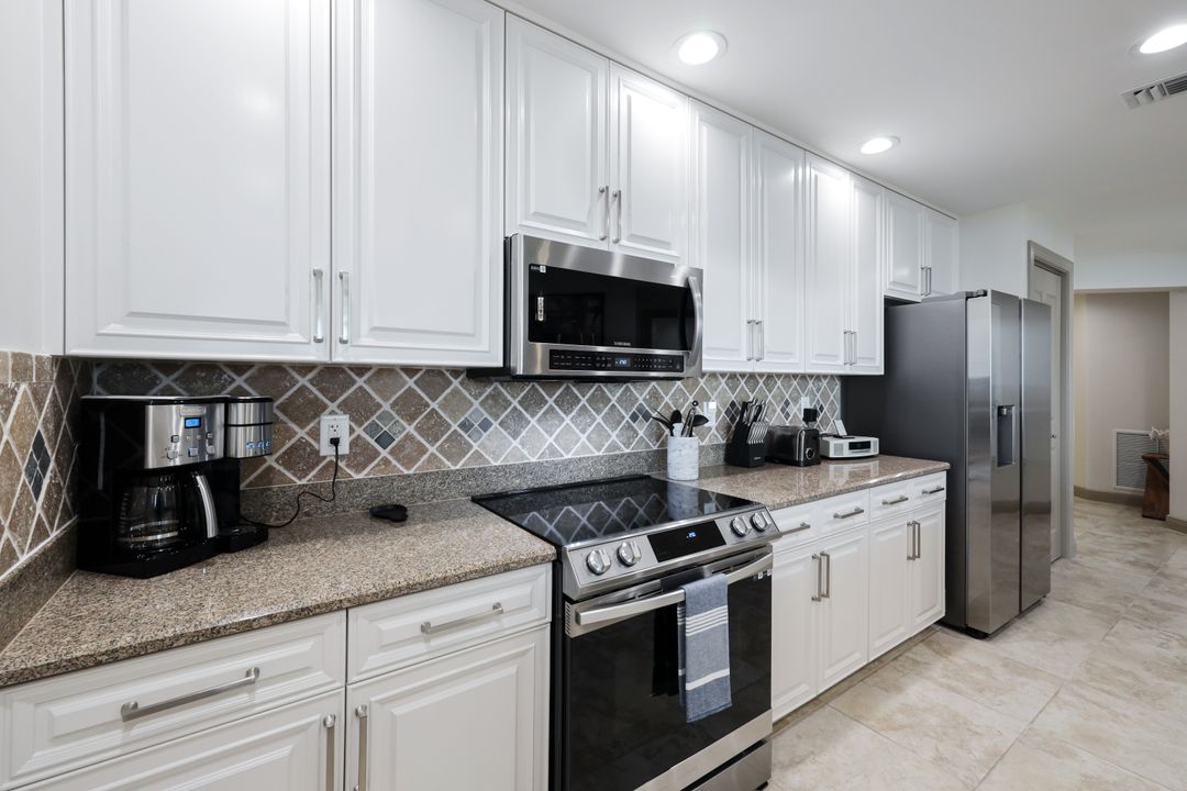 5793 Cape Harbour Dr #1214, Cape Coral, FL 33914