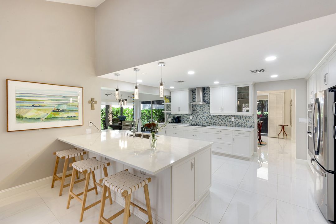 370 Edgemere Way N, Naples, FL 34105