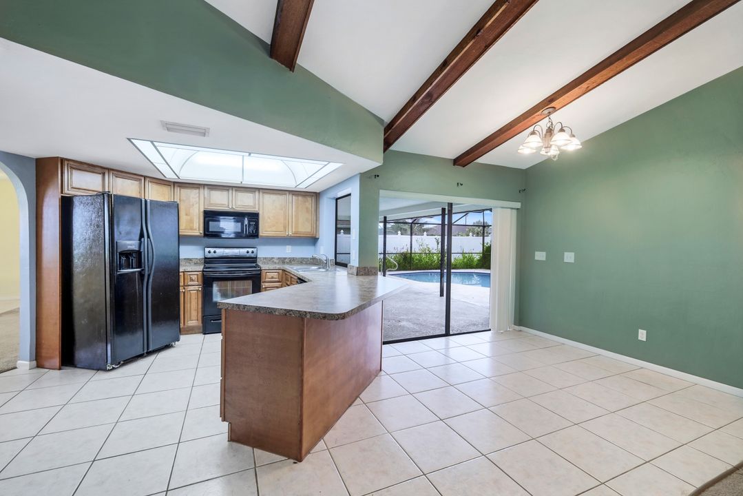 1925 SE 9th Terrace, Cape Coral, FL 33990
