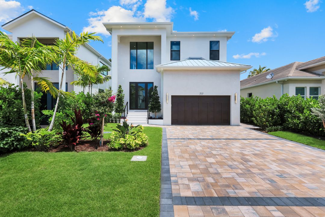 513 92nd Ave N, Naples, FL 34108