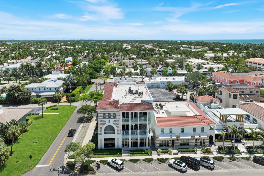 382 12th Ave S, Naples, FL 34102