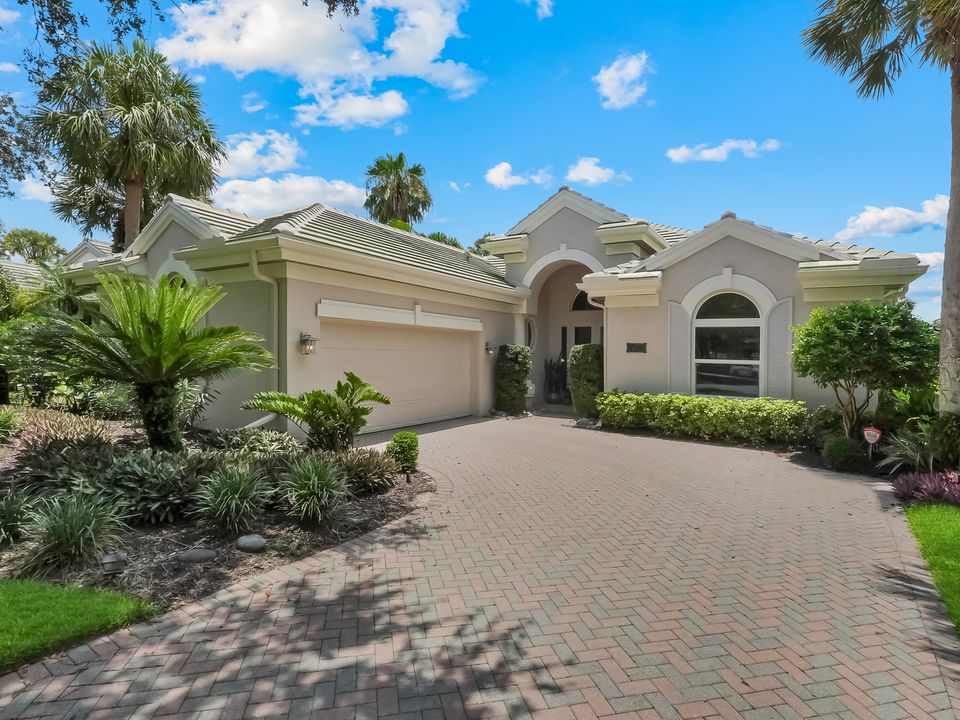 23151 Foxberry Ln, Bonita Springs, FL 34135