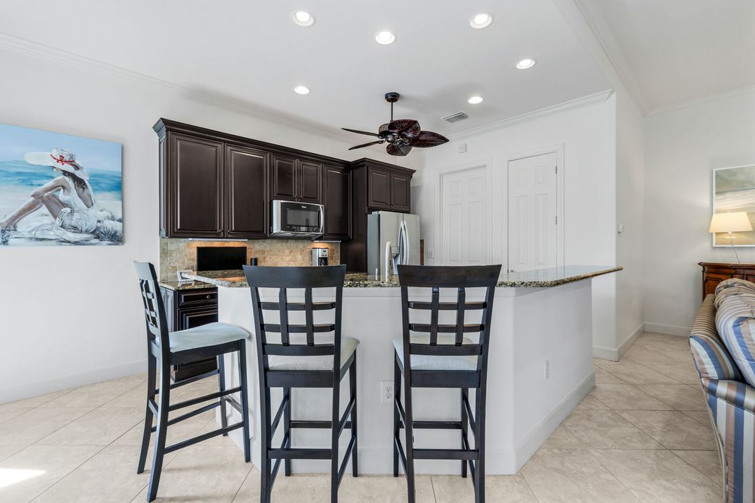 9090 Limestone Ln, Naples, FL 34120