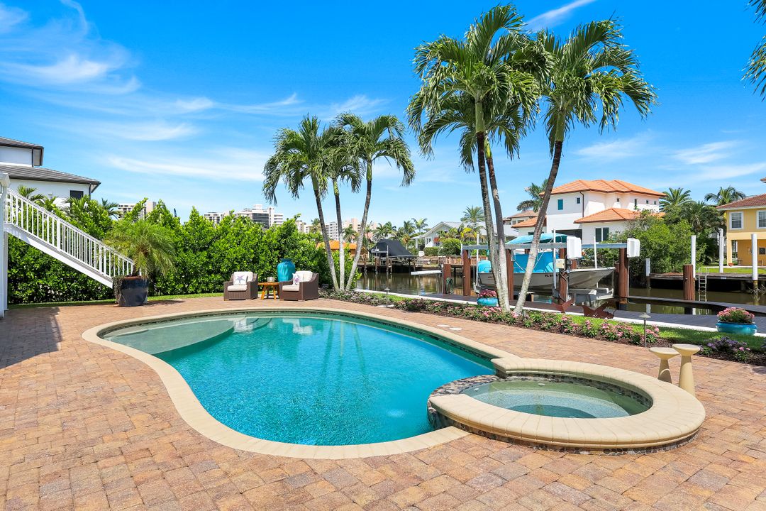 273 Egret Ave, Naples, FL 34108