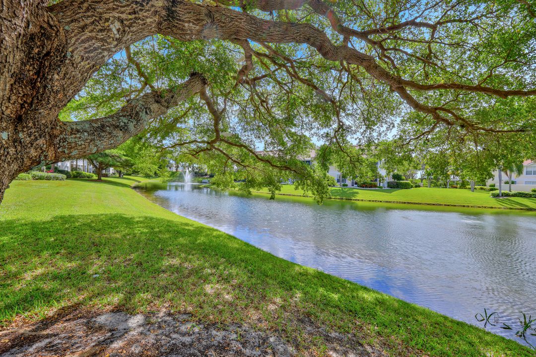 5025 Cedar Springs Dr #102, Naples, FL 34110