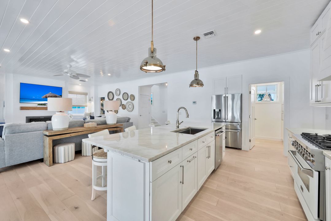 535 93rd Ave N, Naples, FL 34108