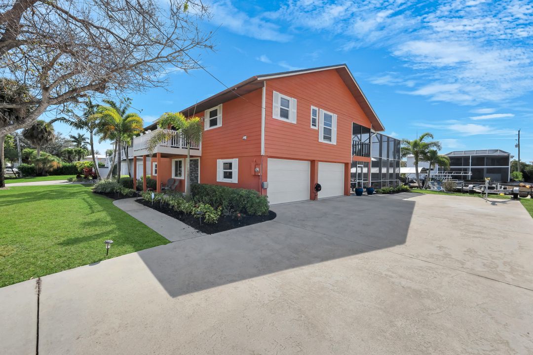 4741 Pembrooke Ln, Bonita Springs, FL 34134