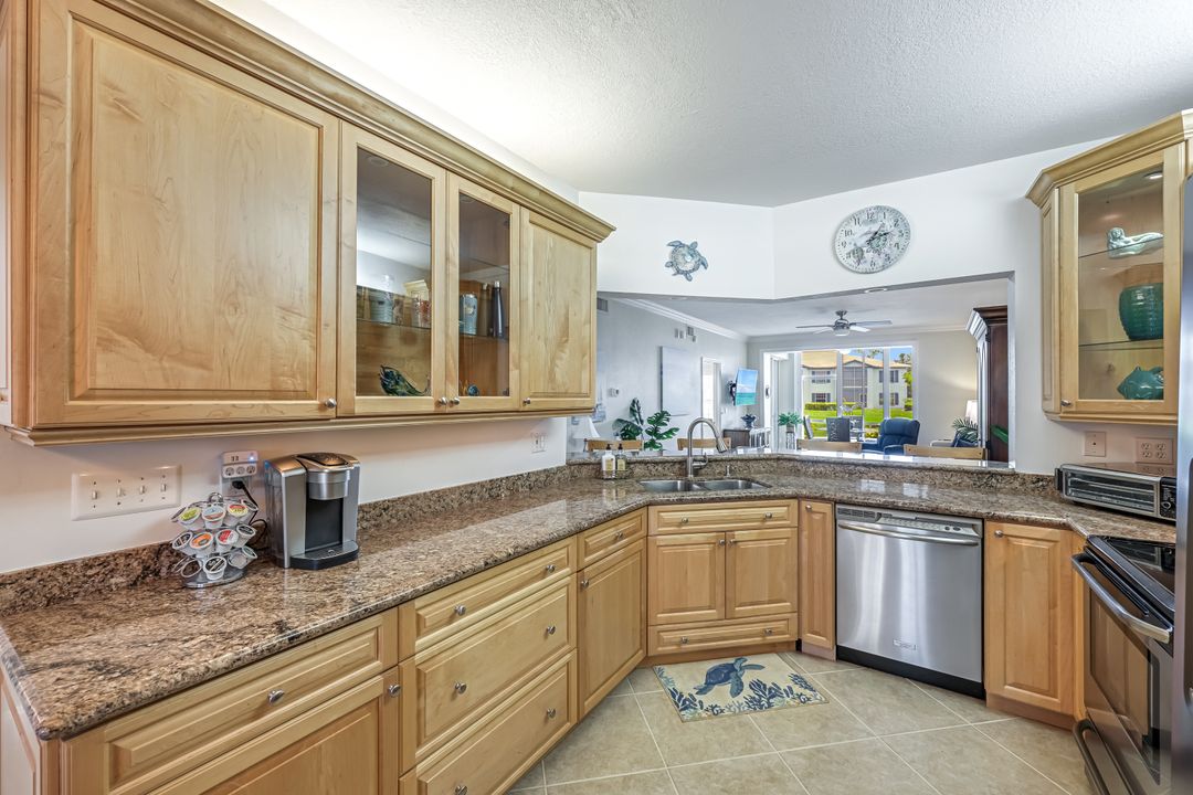 832 Tanbark Dr #104, Naples, FL 34108