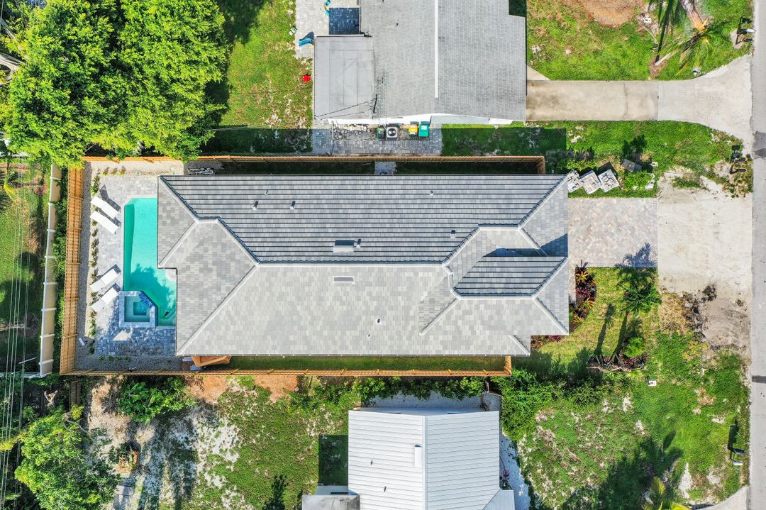 662 105th Ave N, Naples, FL 34108