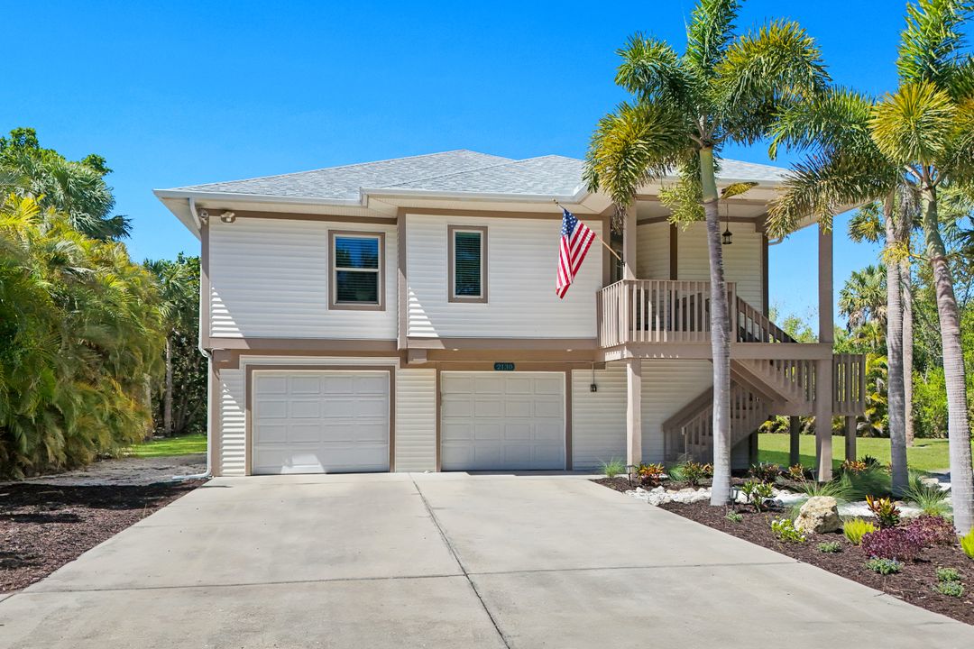 2130 Sunset Cir, Sanibel, FL 33957