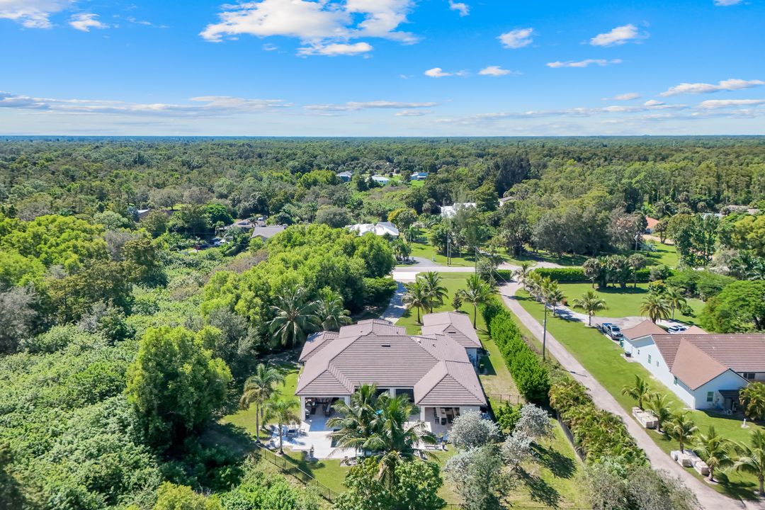 5861 Napa Woods Way, Naples, FL 34116