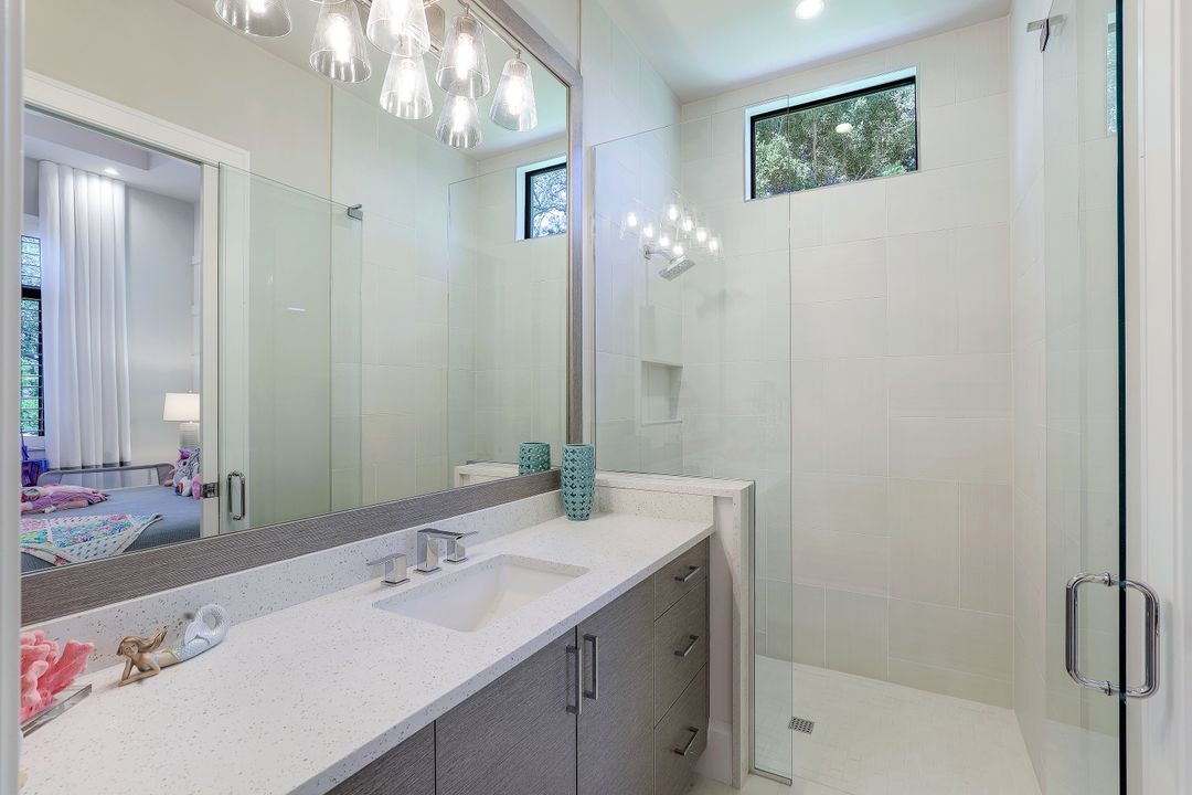 125 Caribbean Rd, Naples, FL 34108