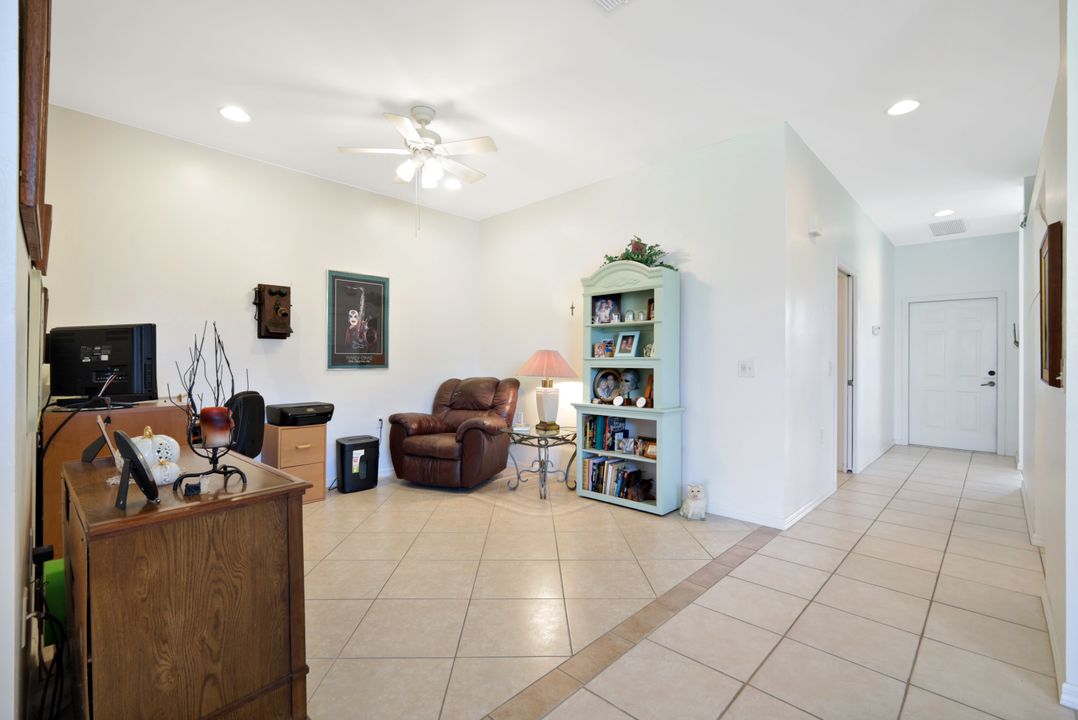 14271 Hilton Head Dr, Fort Myers, FL 33919