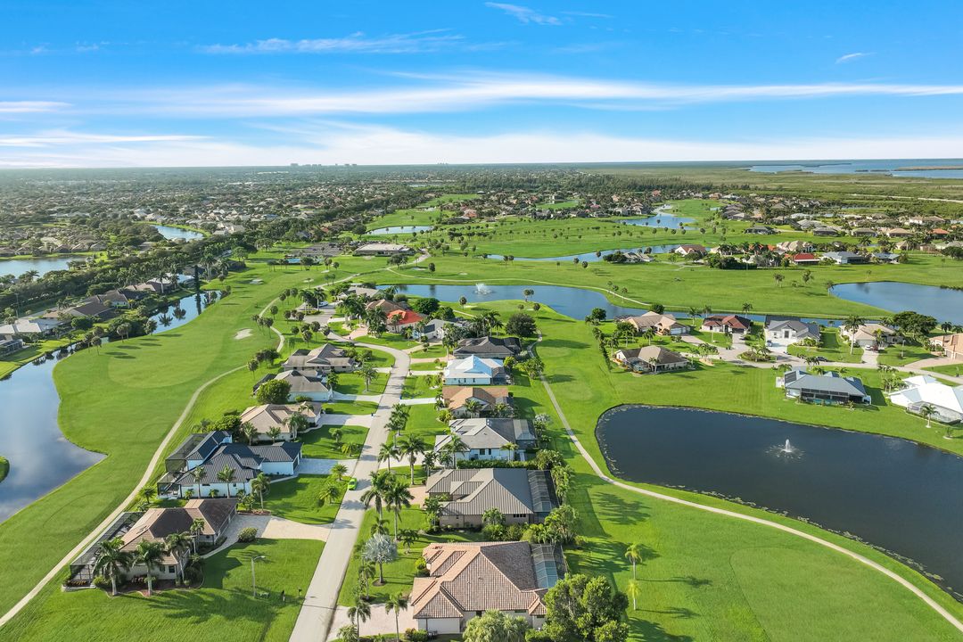 11899 King James Ct, Cape Coral, FL 33991