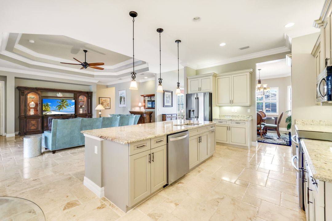 3917 Glacier Ct, Naples, FL 34119