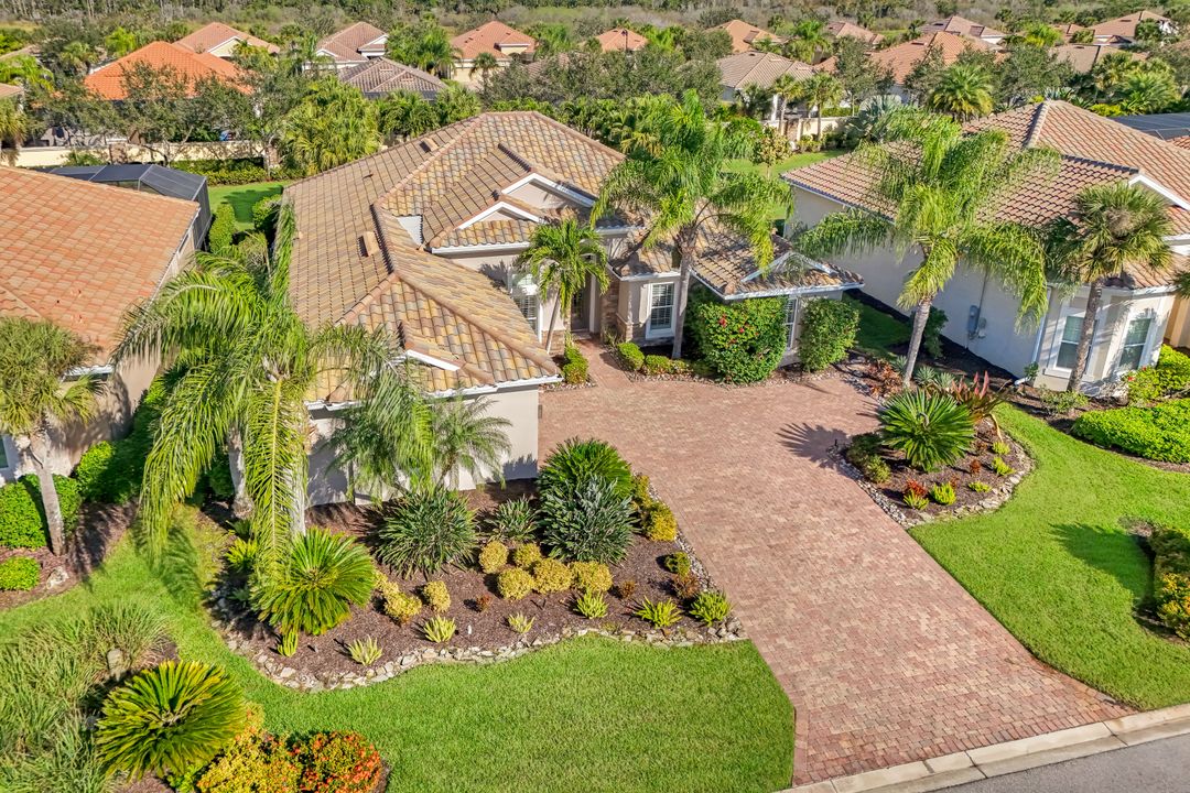 9314 Quarry Dr, Naples, FL 34120