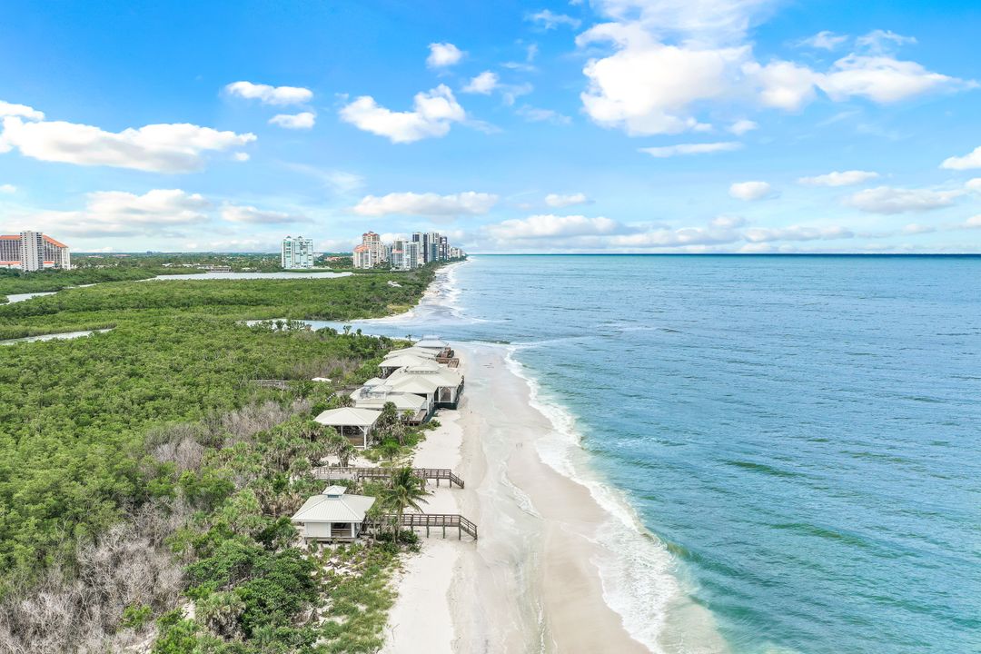 703 Heathery Ln, Naples, FL 34108