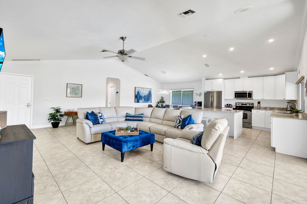 481 Lagoon Ave, Naples, FL 34108