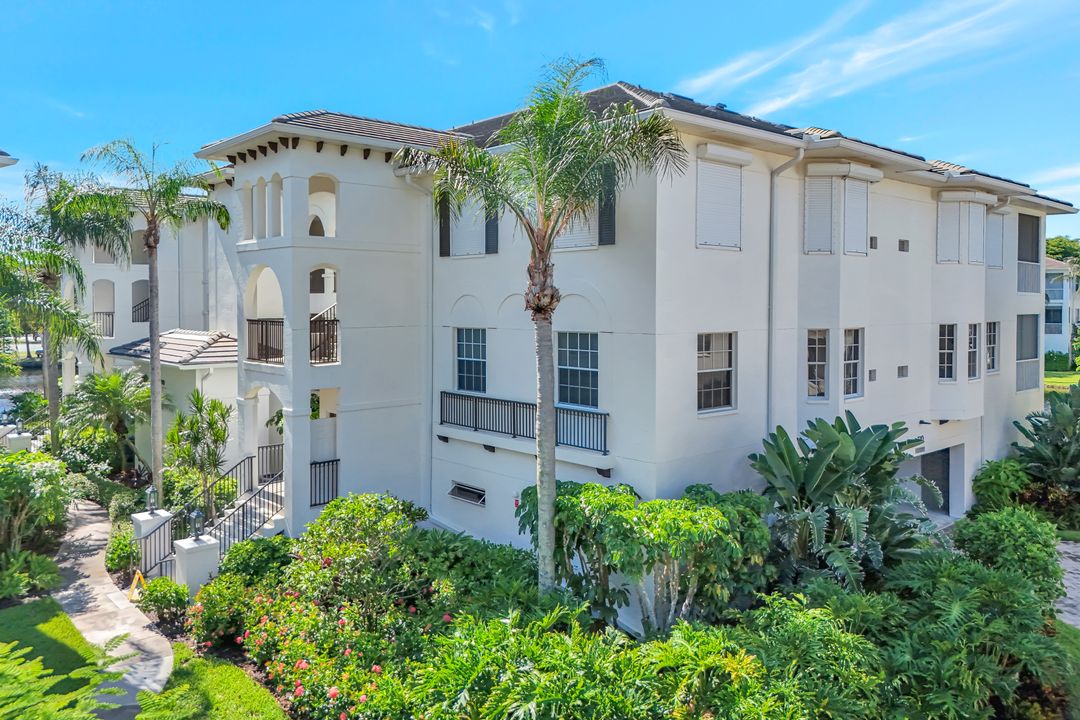 770 Bentwater Cir #103, Naples, FL 34108