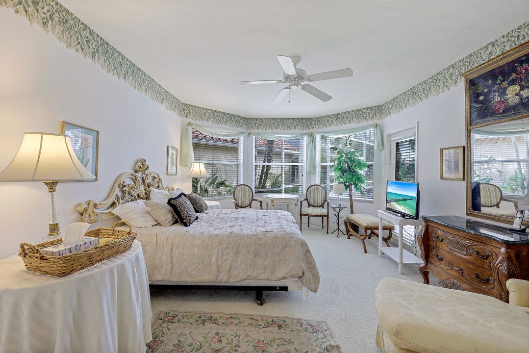 1082 Jardin Dr, Naples, FL 34104