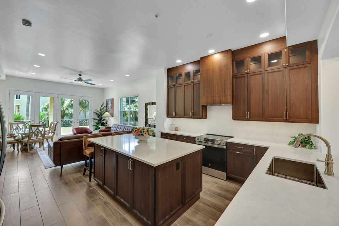 2609 Estrella Dr #1902, Naples, FL 34109