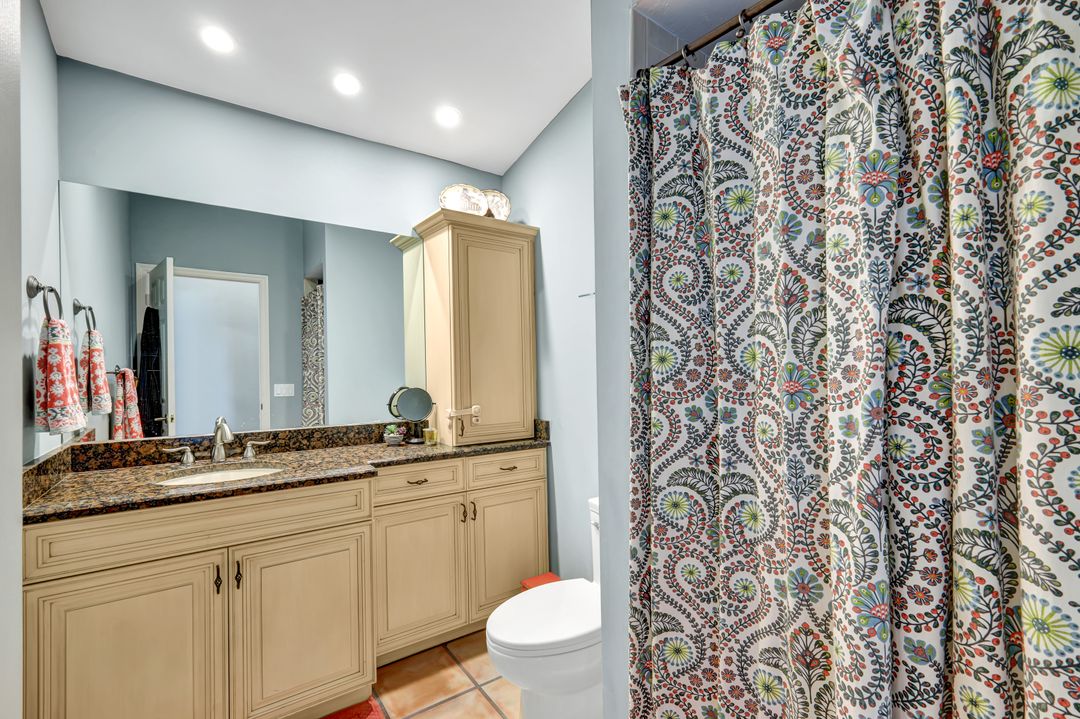 350 Henley Dr, Naples, FL 34104