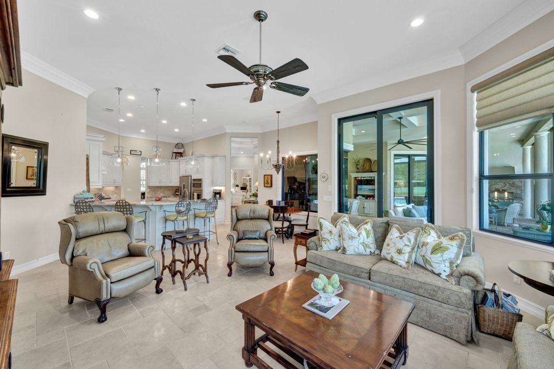 12194 Wicklow Ln, Naples, FL 34120