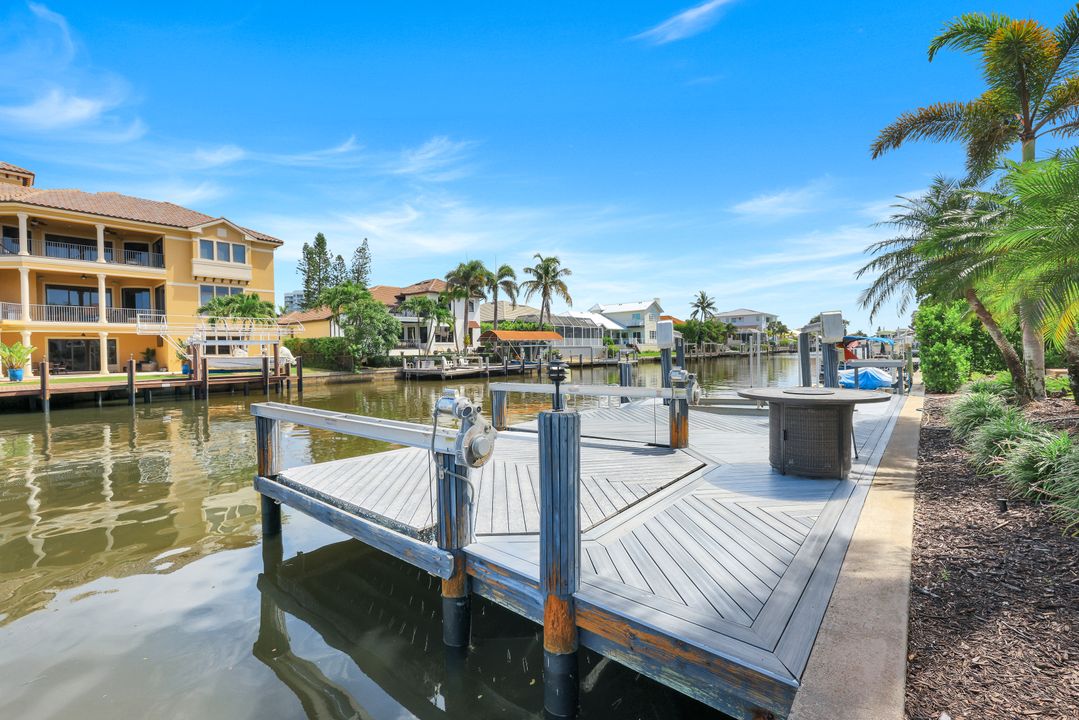 155 Heron Ave, Naples, FL 34108