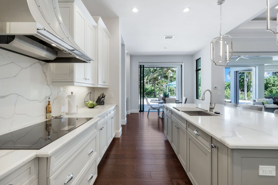 5861 Napa Woods Way, Naples, FL 34116