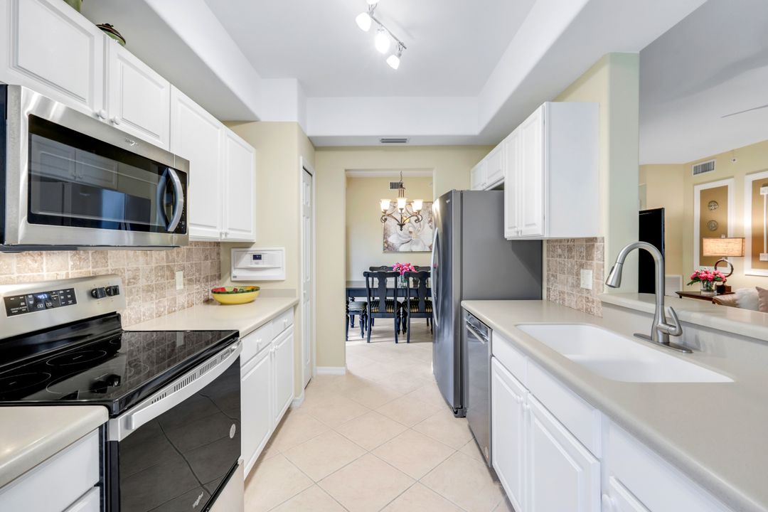 1445 Tiffany Ln #202, Naples, FL 34105
