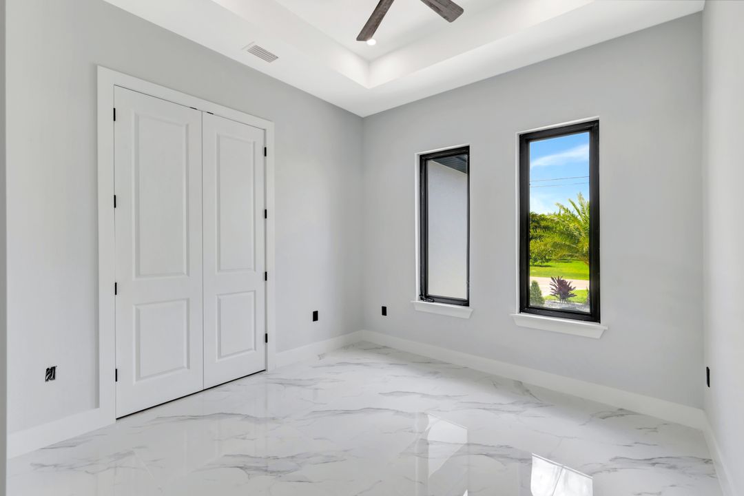 2709 SW 4th Ln, Cape Coral, FL 33991