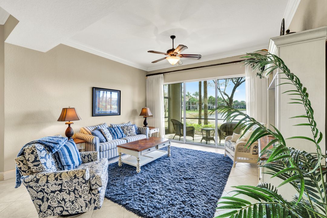 9234 Tesoro Ln #101, Naples, FL 34114