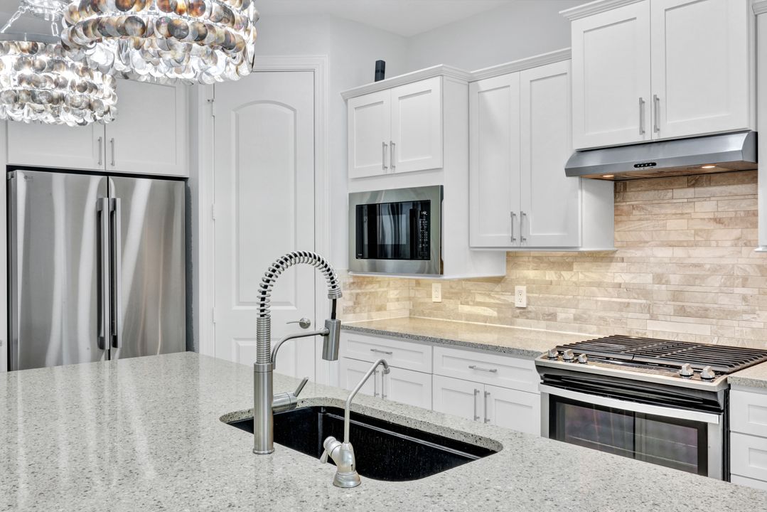 7460 Blackberry Dr, Naples, FL 34114