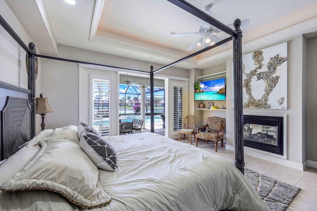 7092 Peach Blossom Ct, Naples, FL 34113