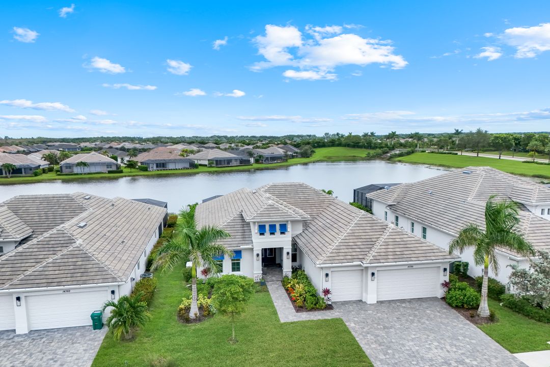 14386 Laguna Spgs Ln, Naples, FL 34114