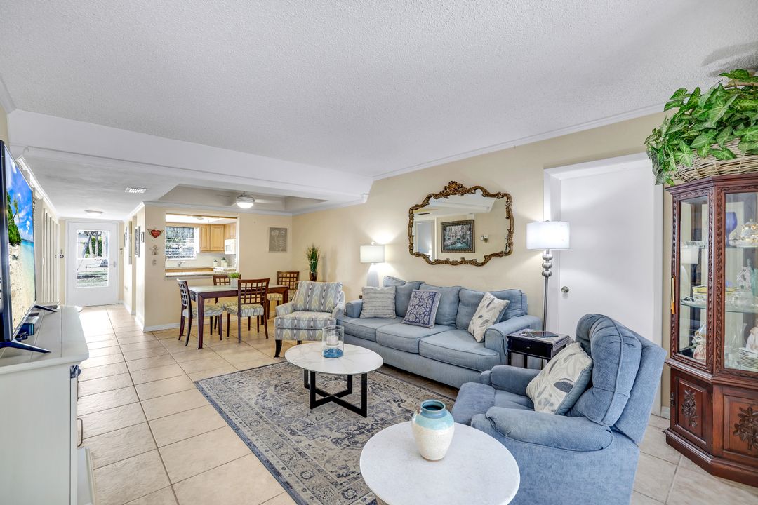 12 Watercolor Cir #12, Naples, FL 34113