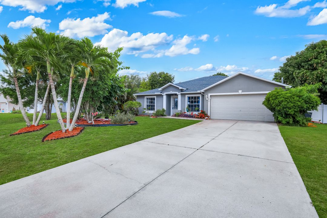 1006 SW 9th Ave, Cape Coral, FL 33991