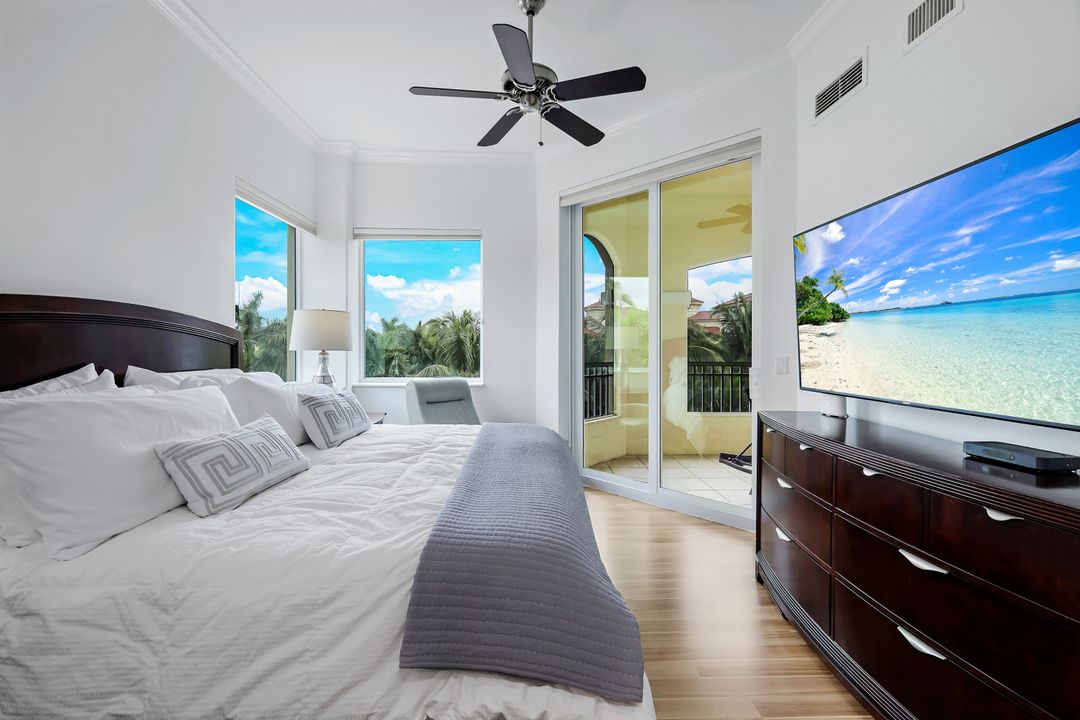 2278 Tiburon Blvd E #406, Naples, FL 34109