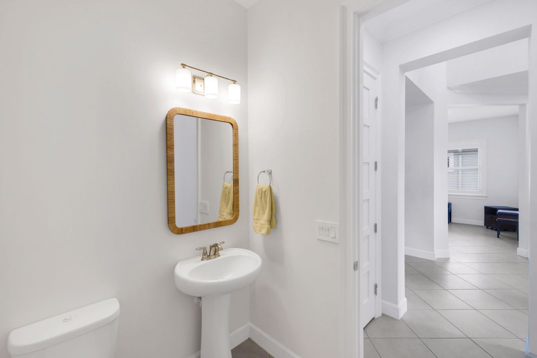 5052 Martinique Dr, Naples, FL 34113