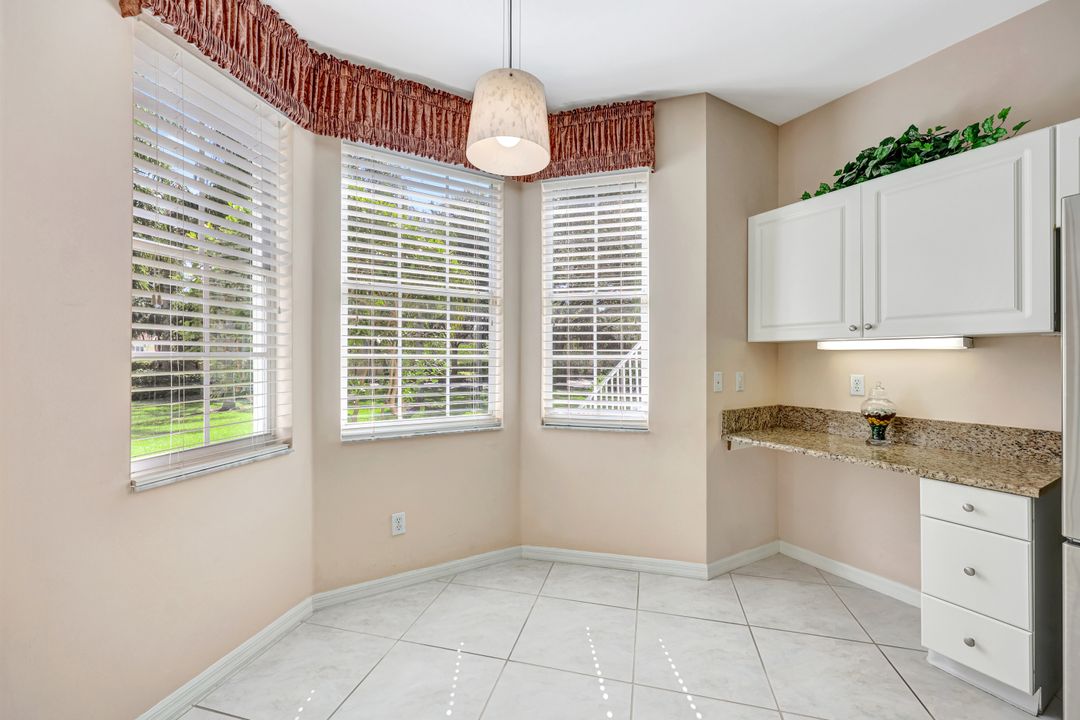 5080 Yacht Harbor Cir #103, Naples, FL 34112