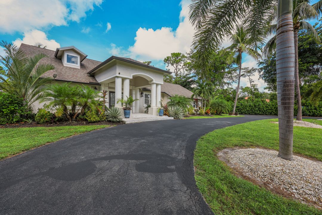 2061 Santa Barbara Blvd, Naples, FL 34116