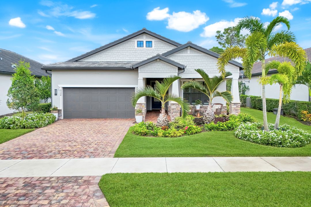 9354 Greyhawk Trl, Naples, FL 34120