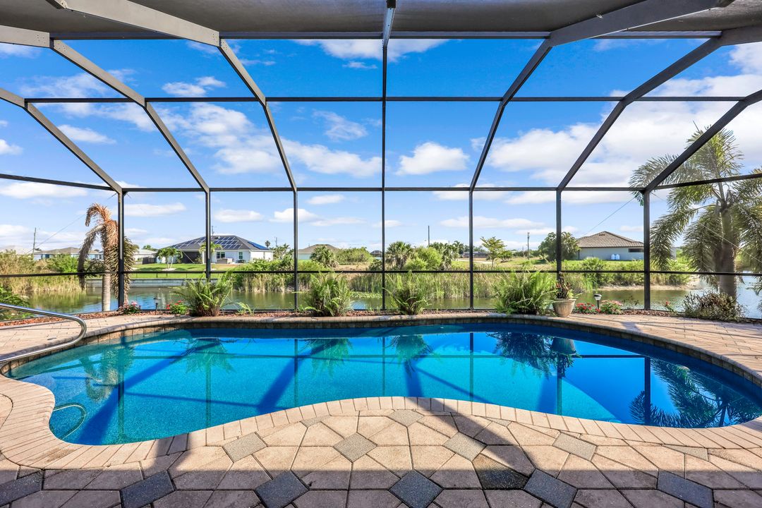 907 NW 18th St, Cape Coral, FL 33993