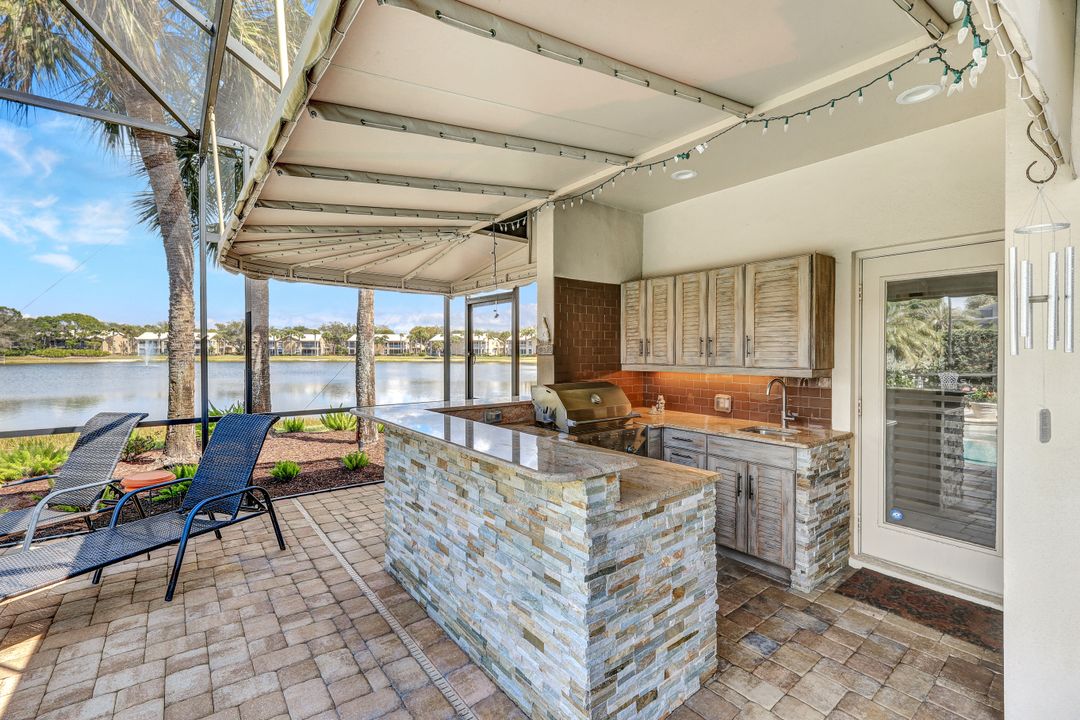 3750 Lakemont Dr, Bonita Springs, FL 34134