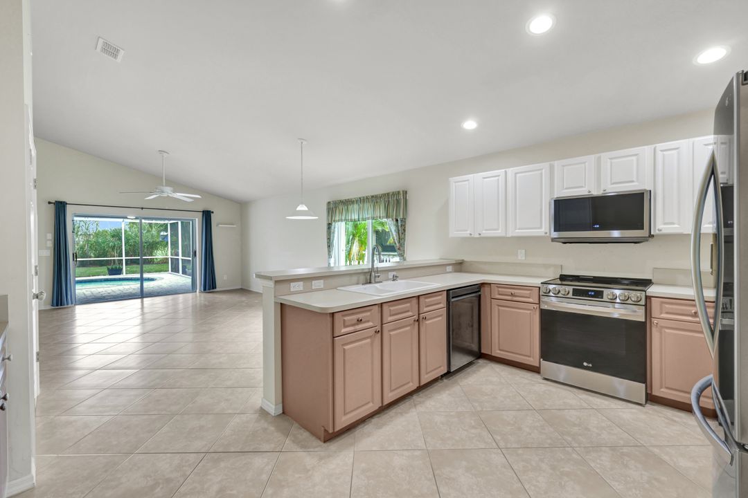 15645 Beachcomber Ave, Fort Myers, FL 33908