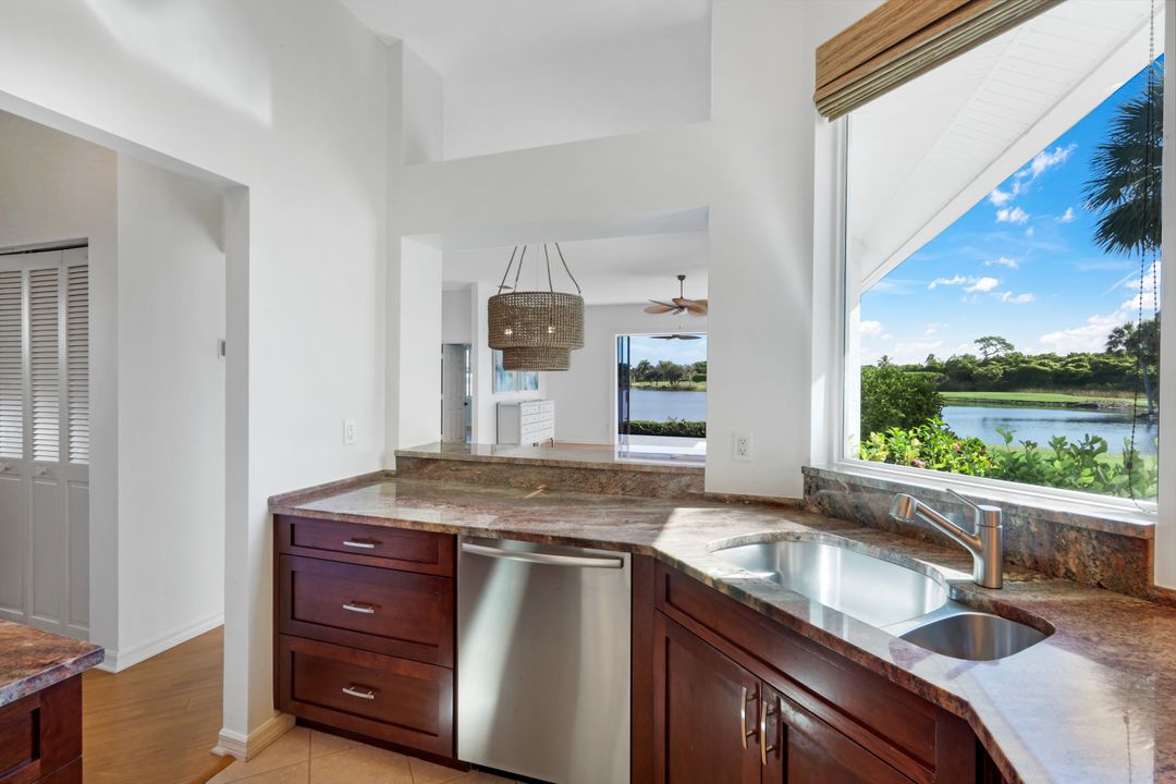2153 Paget Cir, Naples, FL 34112