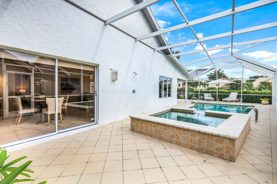 703 Heathery Ln, Naples, FL 34108