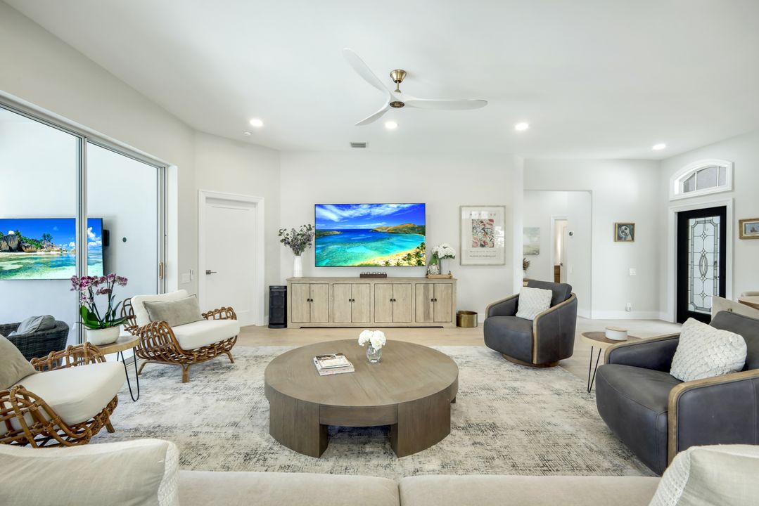8586 Gleneagle Way, Naples, FL 34120