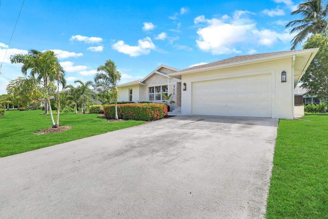 711 Tigertail Ct, Marco Island, FL 34145